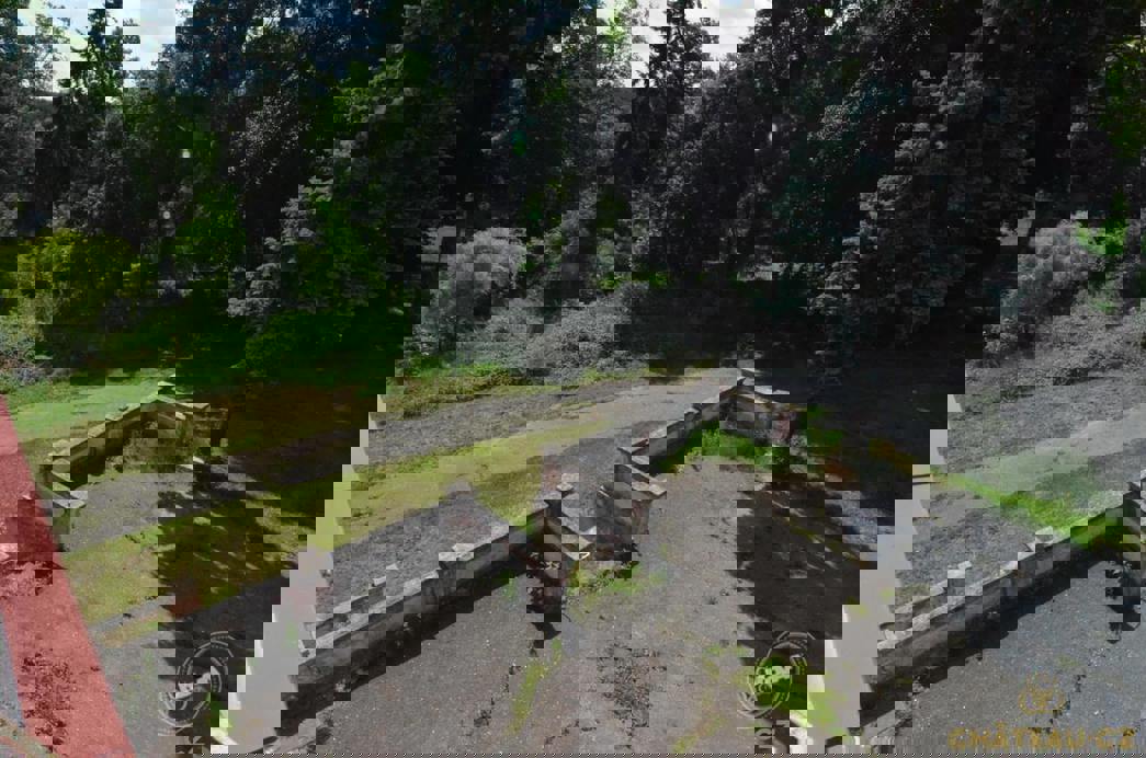 Prodej Zámku Krnsko 10