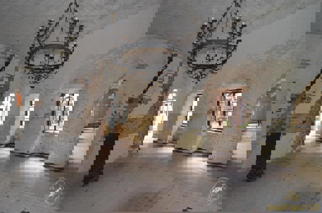 Prodej Zámku Krnsko 16