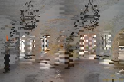 Prodej Zámku Krnsko 16