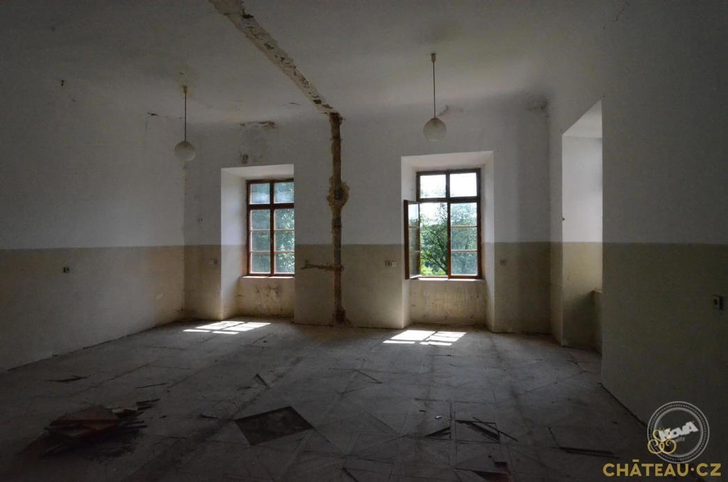 Prodej Zámku Krnsko 23