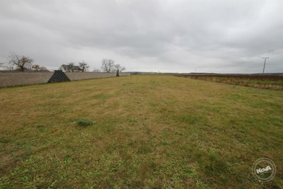 Dražba_stavebního_pozemku_3055_m2_v_Byšicích,_okres_Mělník_01